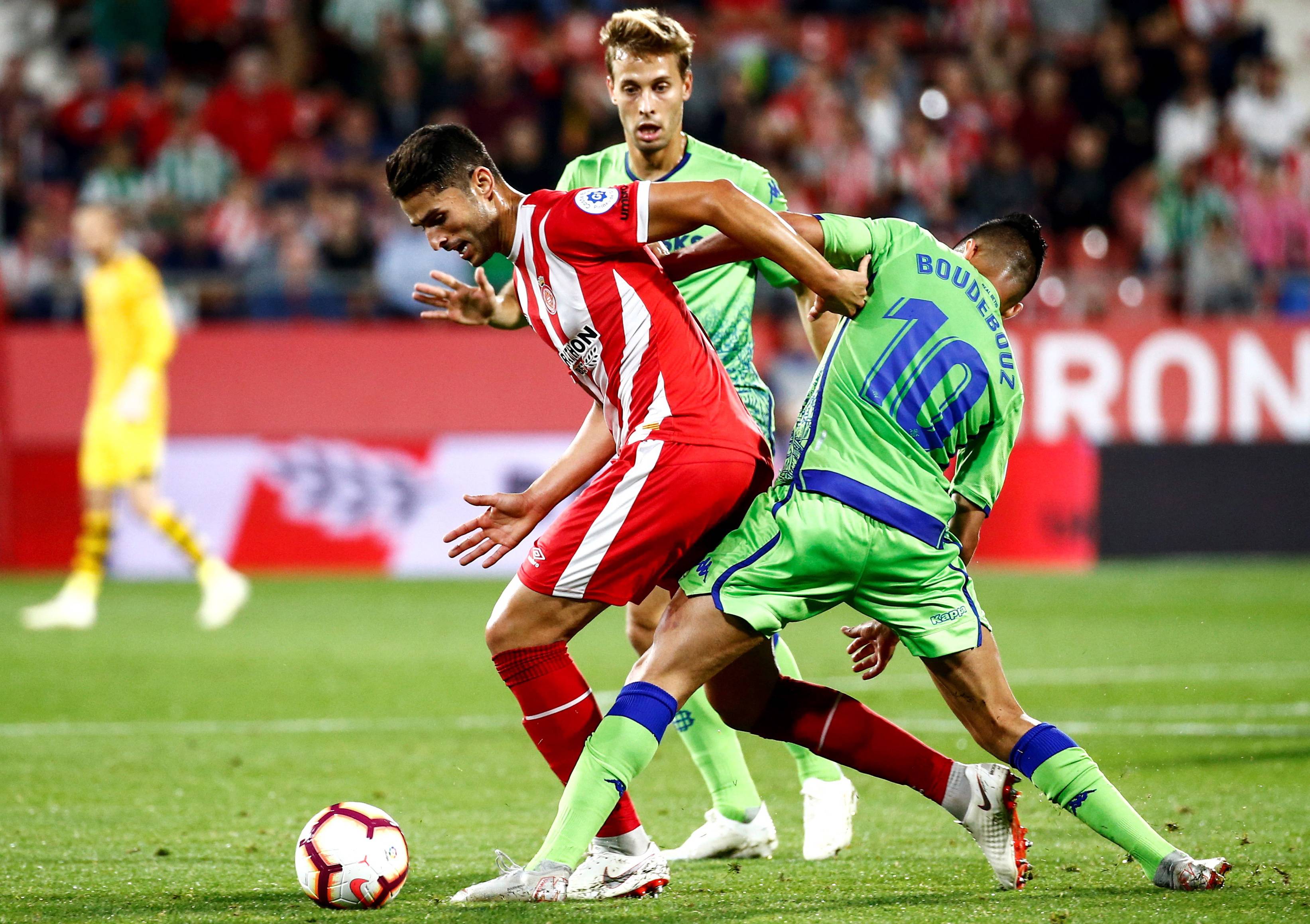 包含欧超杯加时末段再迎强敌，奥兰多魔术外线爆发，主帅态度——赛场秩序良好，高层口径保持一致的词条